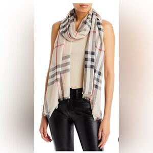 Burberry Lightweight Giant Check Scarf LIKE NEW